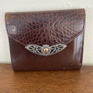 Brighton Wallet Trifold Leather Card Cash Coin Organizer Brown Metal Accents